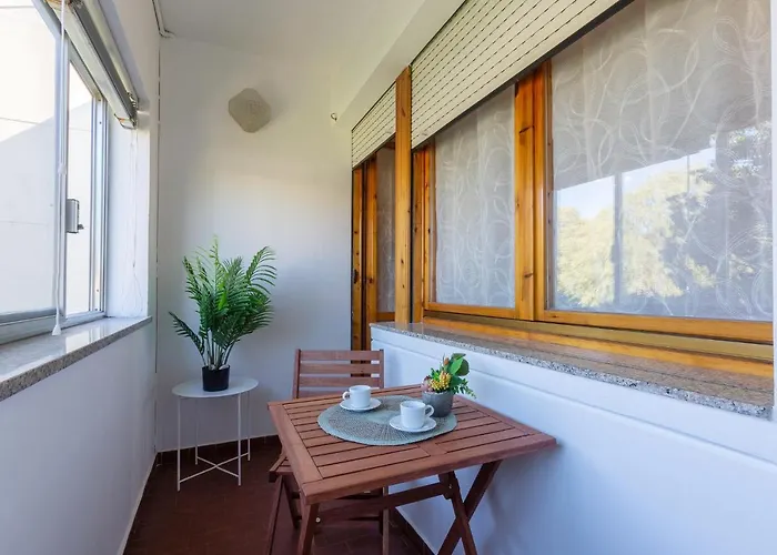 Guesthost - Pontelagoscuro Huge & Residential